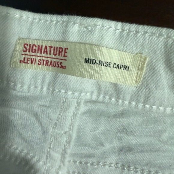 Signature Levi Strauss Mid-Rise Capri Womens Size 12 Off White Ankle/Crop (READ) - Picture 9 of 9